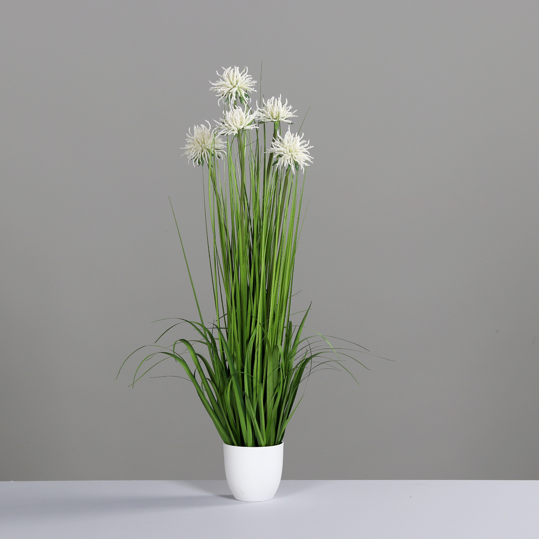 Alliumgras mit 5 Blüten 100cm weiß im weißen Dekotopf DP Kunstpflanze Dekogras künstliches Gras